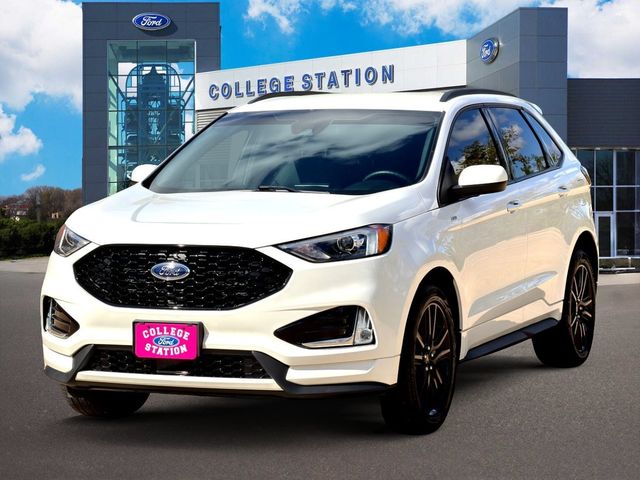 2022 Ford Edge ST photo 3