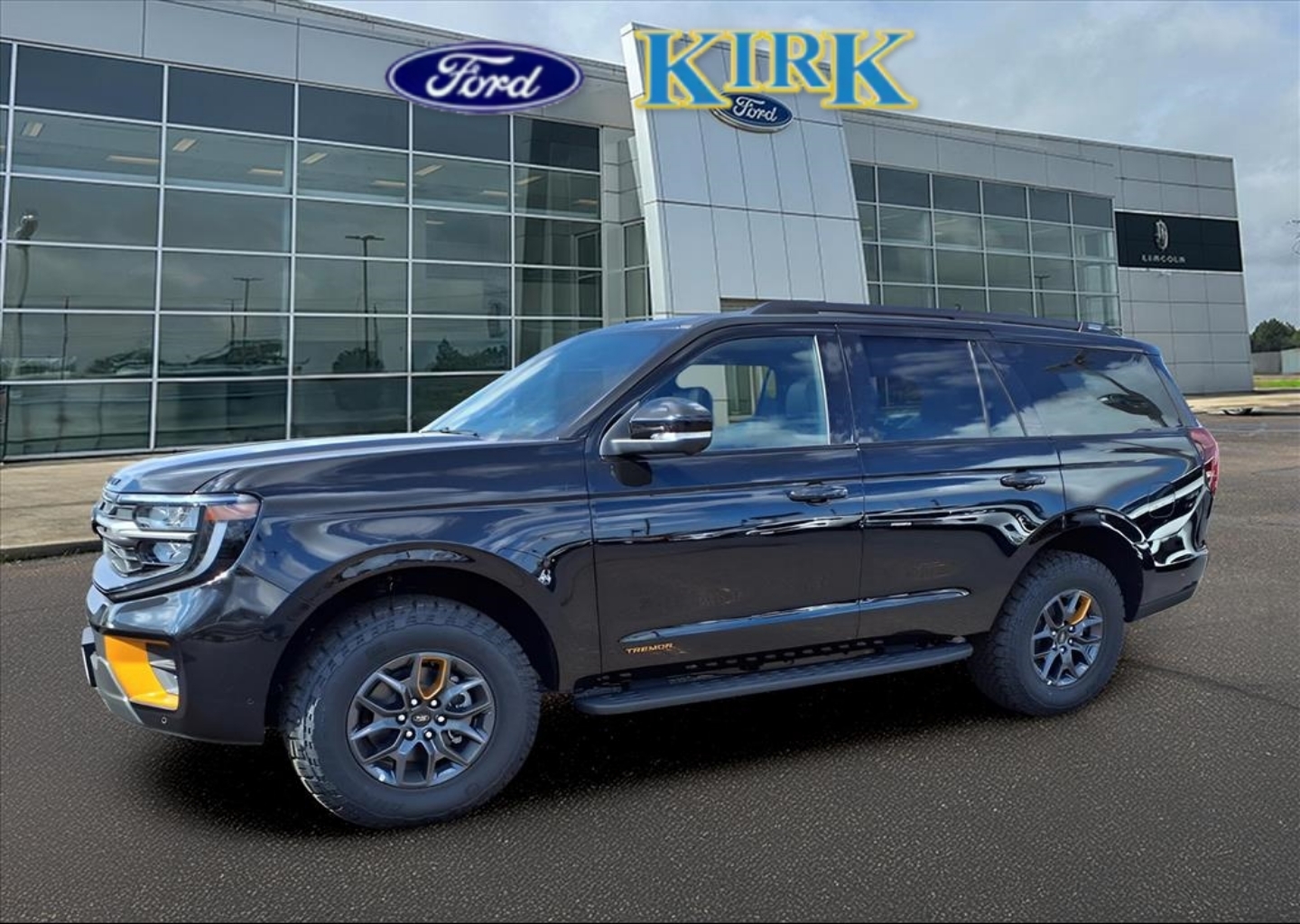 2025 Ford Expedition Tremor's photo