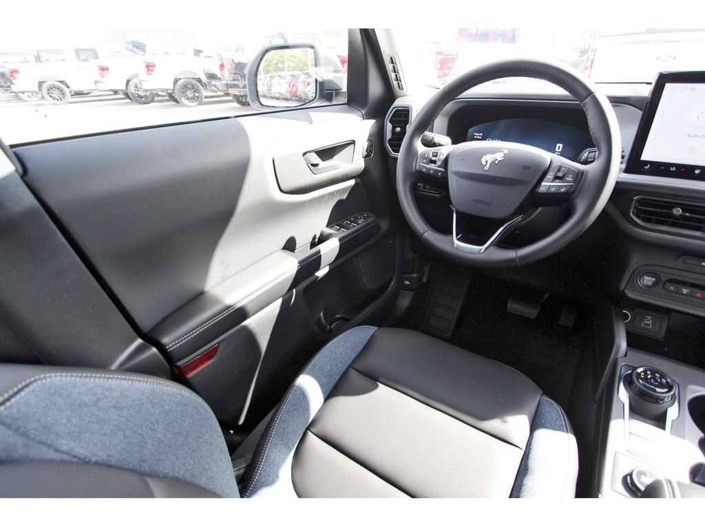 2025 Ford Bronco Sport Outer Banks photo 3