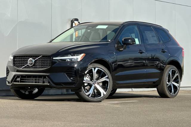 2025 Volvo XC60 Plug-In Hybrid T8 Ultra