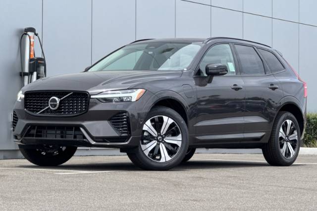 2025 Volvo XC60 Plug-In Hybrid T8 Plus