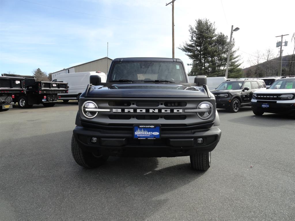 2021 Ford Bronco Base Big Bend Black Diamond Outer Banks photo 2