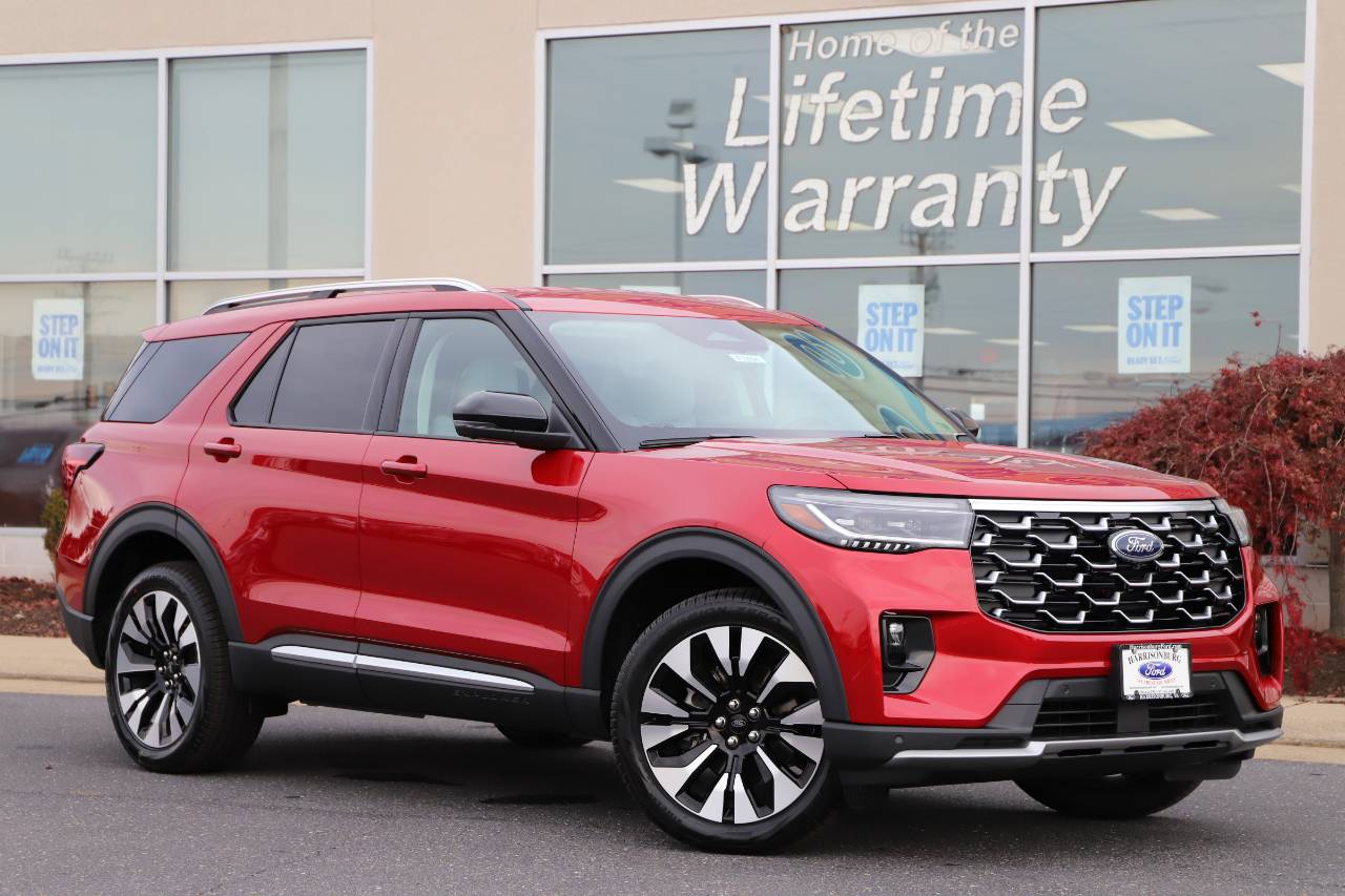 2026 Ford Explorer Platinum's photo
