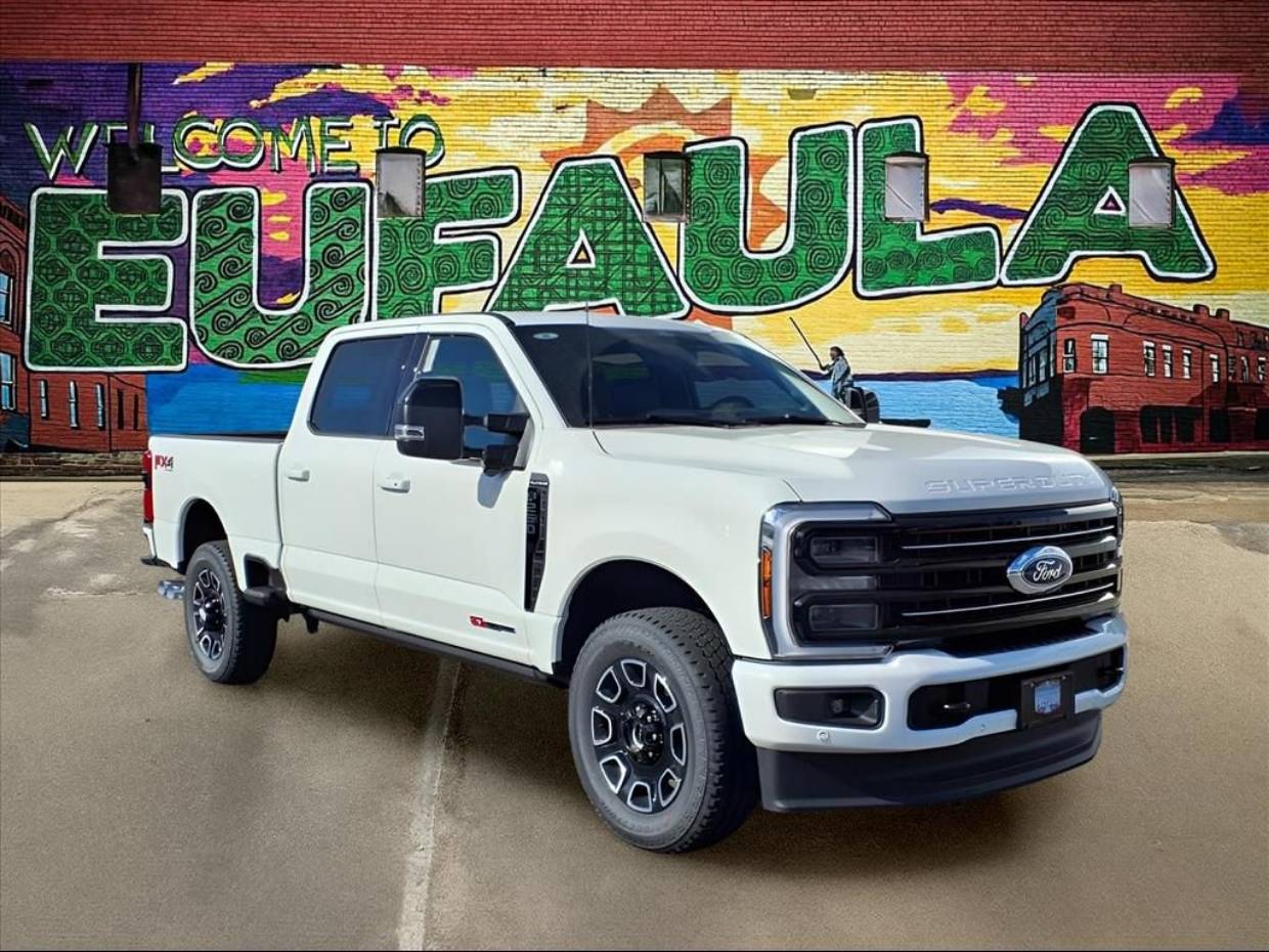 2026 Ford F-250 Super Duty Platinum's photo