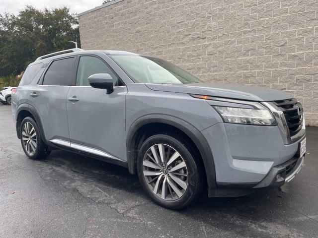 2022 Nissan Pathfinder Platinum