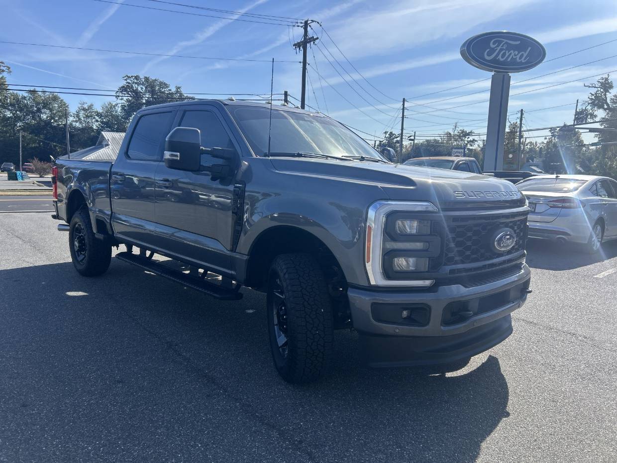 2023 Ford F-250 Super Duty Lariat's photo