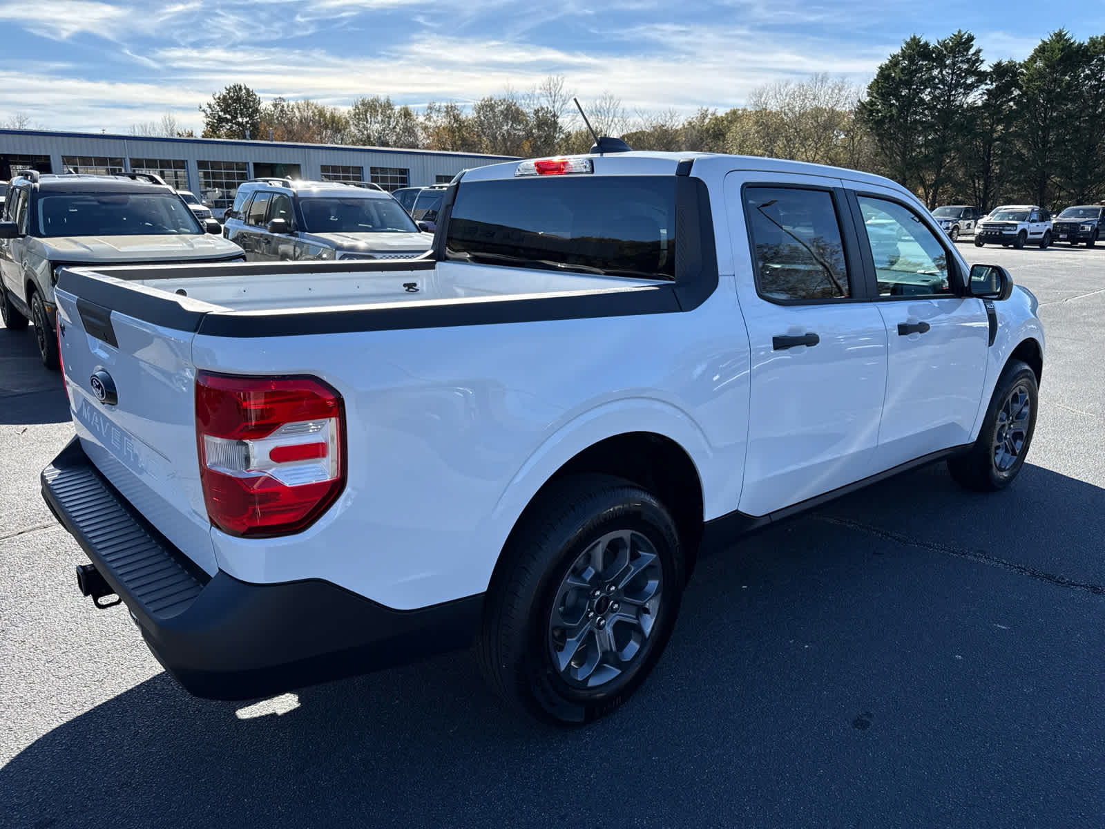 2025 Ford Maverick XLT photo 2