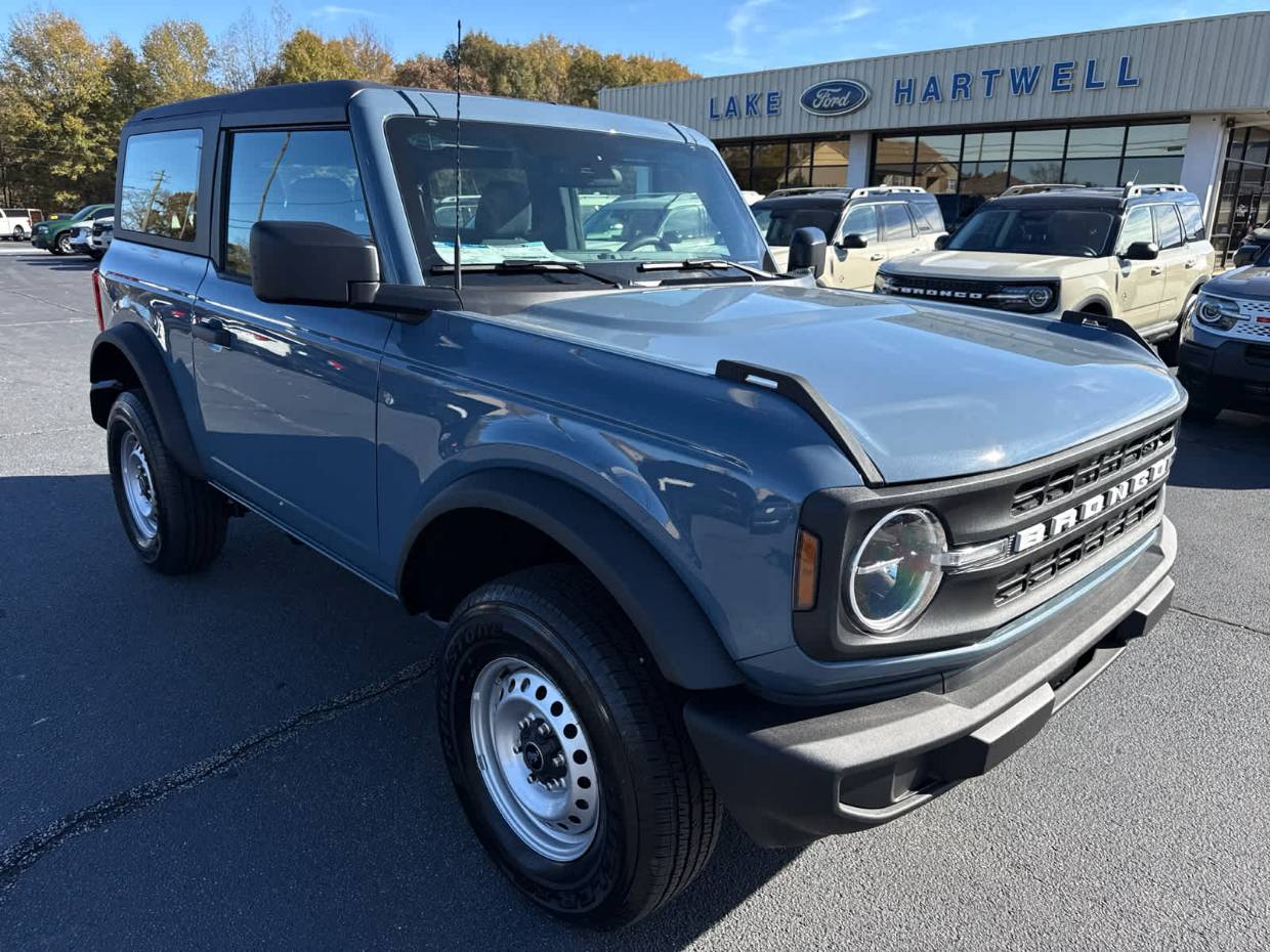 2025 Ford Bronco 2-Door Base's photo