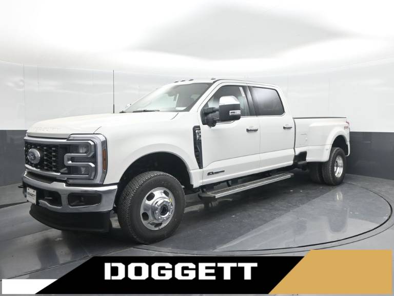 2026 Ford Super Duty F-350 DRW LARIAT