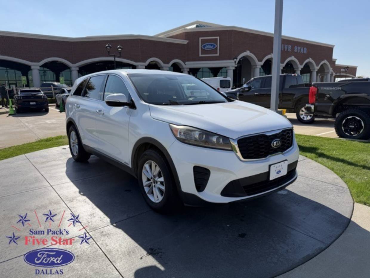 2019 Kia Sorento LX's photo