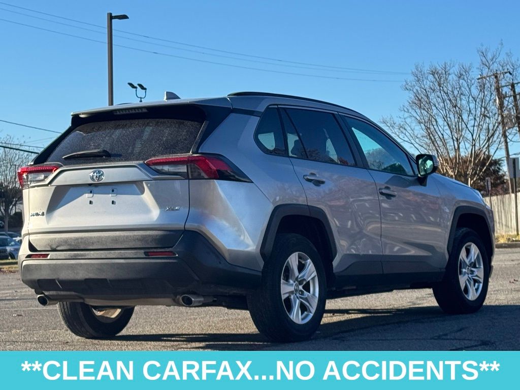 2021 Toyota RAV4 XLE photo 4