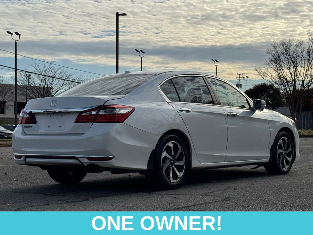 2016 Honda Accord EX photo 4