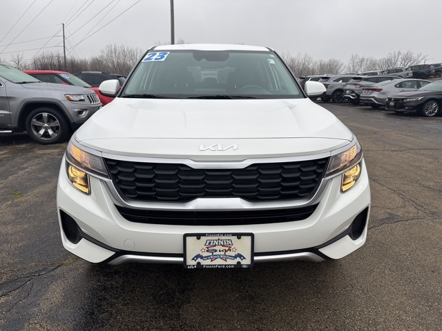 2023 Kia Seltos LX photo 2