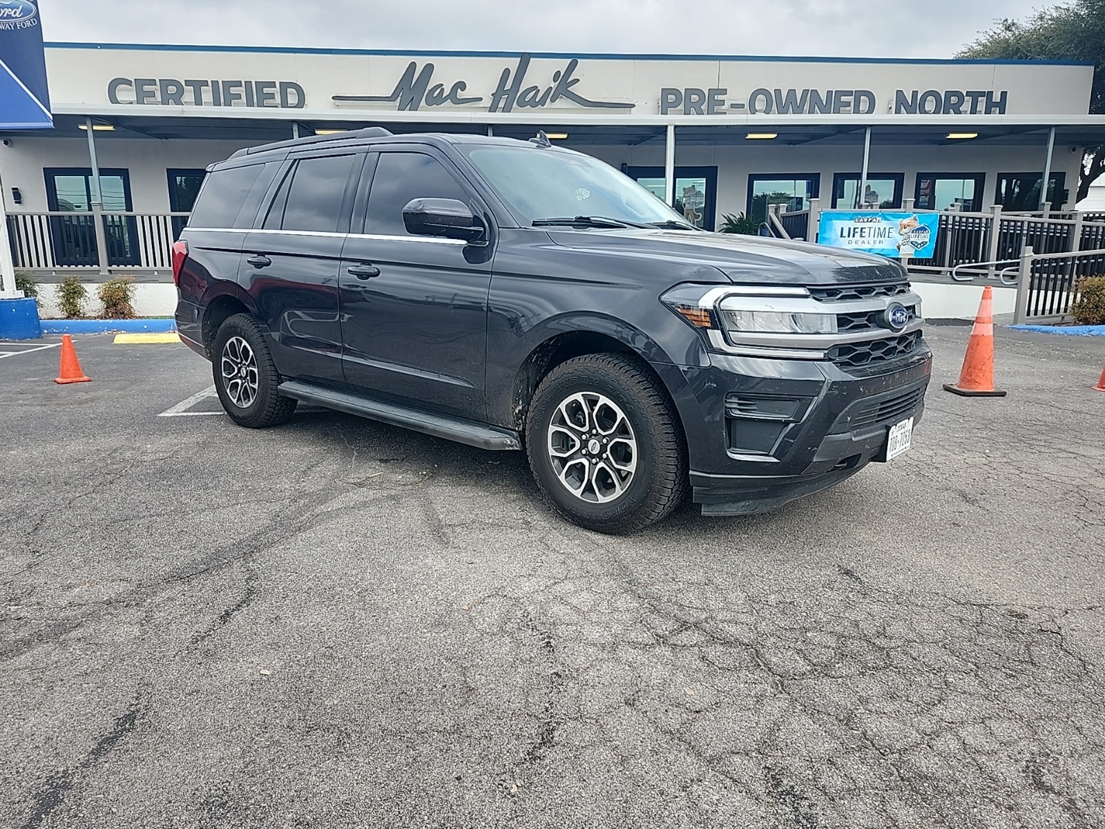 2022 Ford Expedition XLT's photo