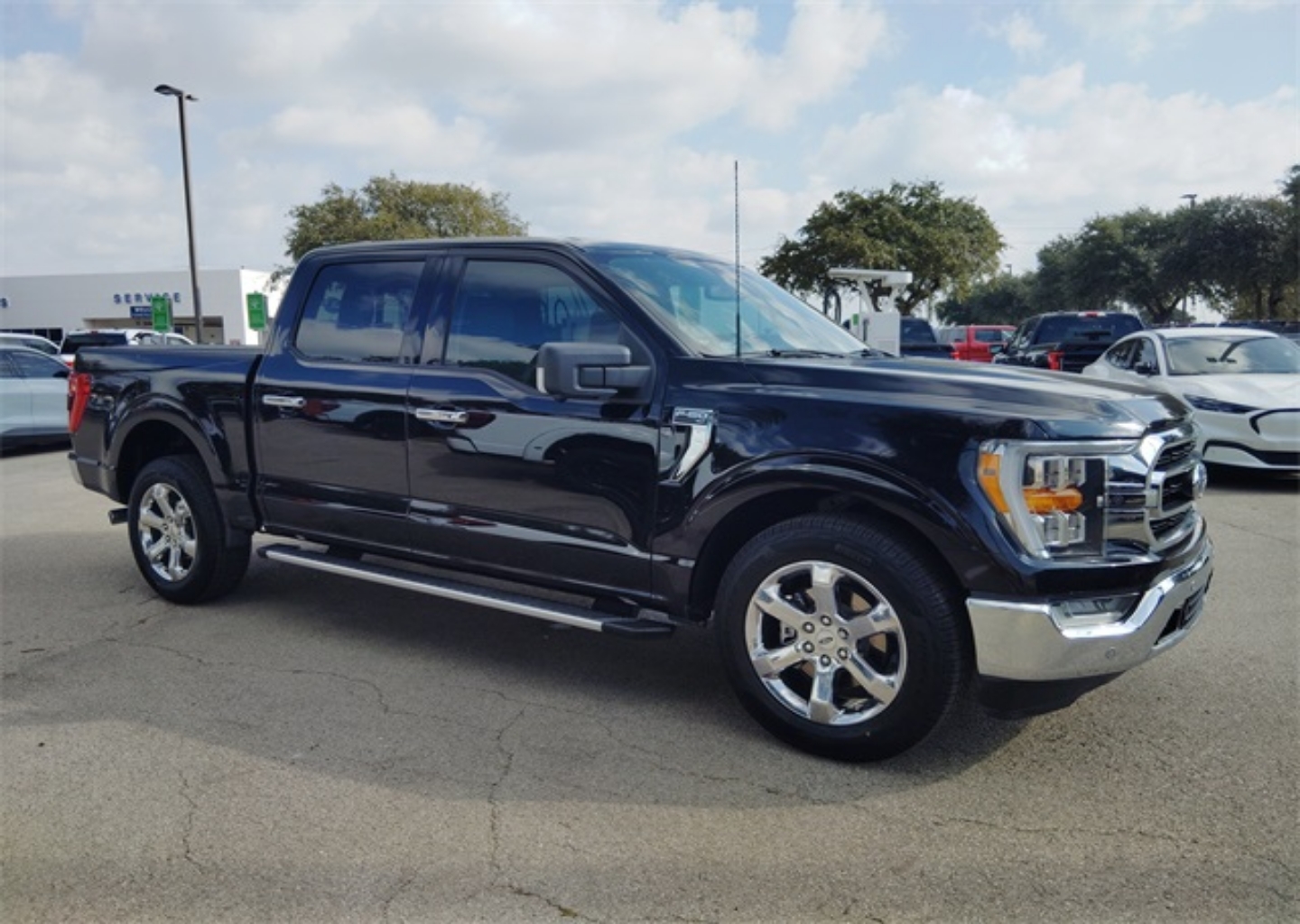 2022 Ford F-150 XLT's photo