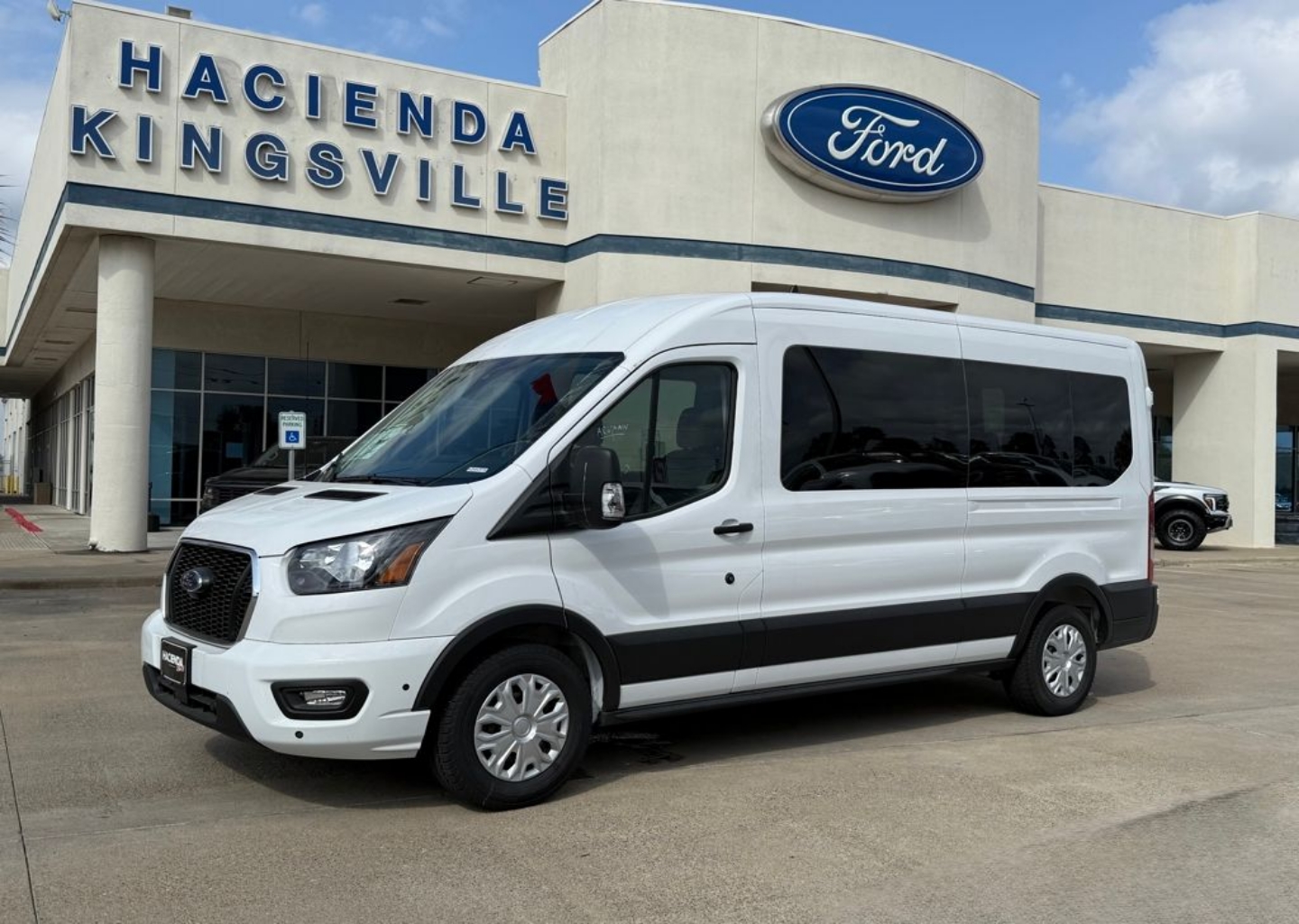 2025 Ford Transit 350 XLT Med Roof Sliding Pass. 148's photo