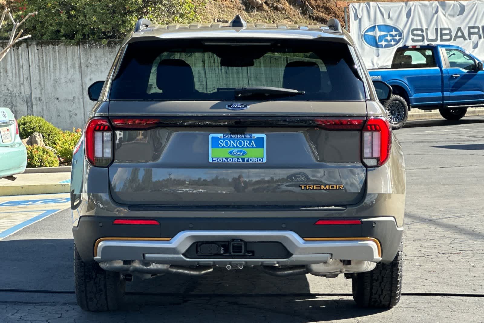 2026 Ford Explorer photo 3