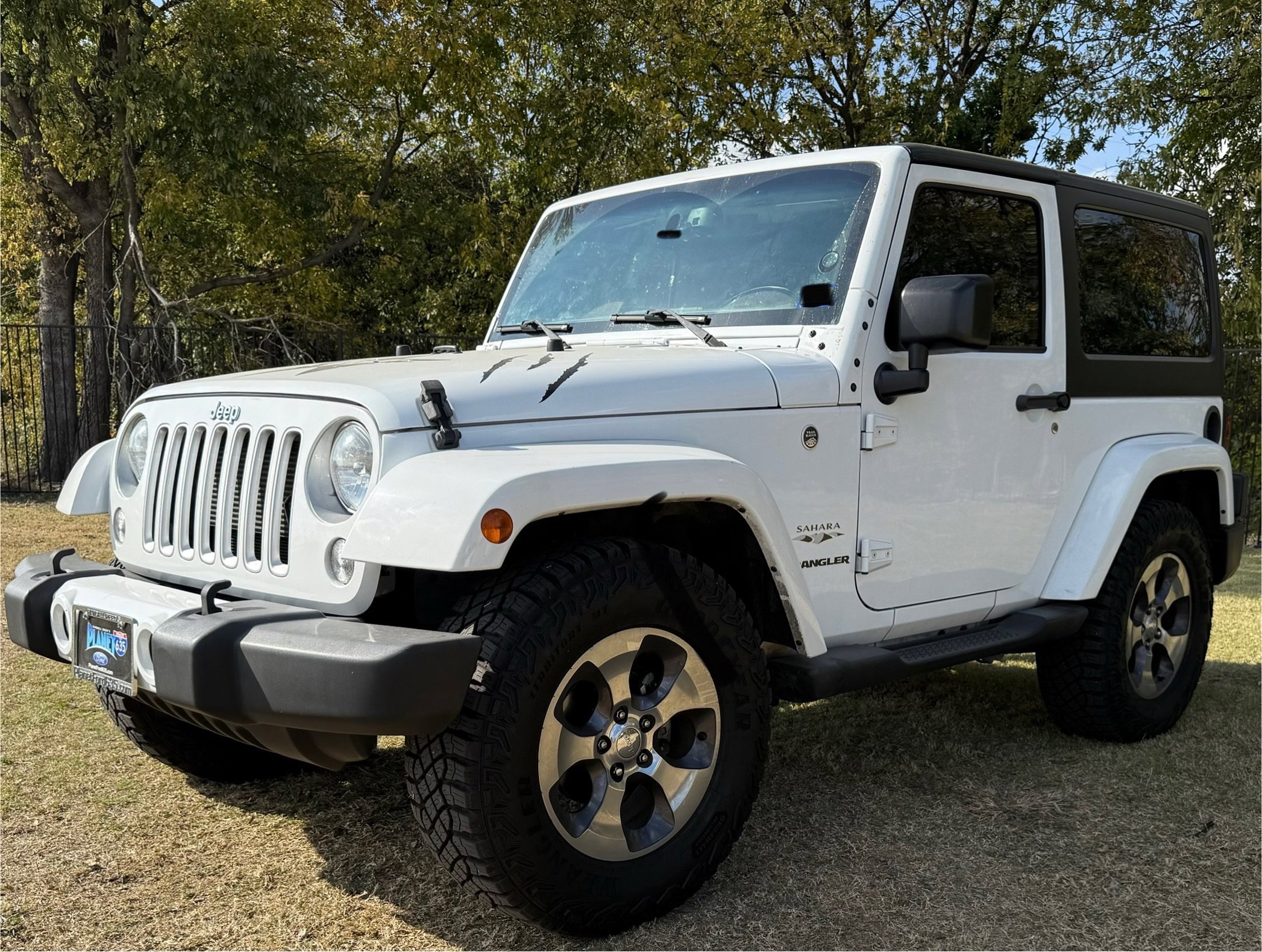 2016 Jeep Wrangler Sahara photo 4