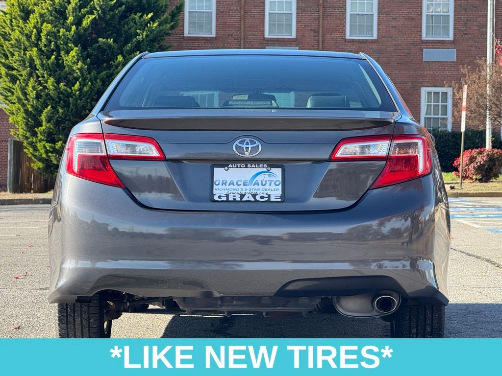 2013 Toyota Camry SE photo 4