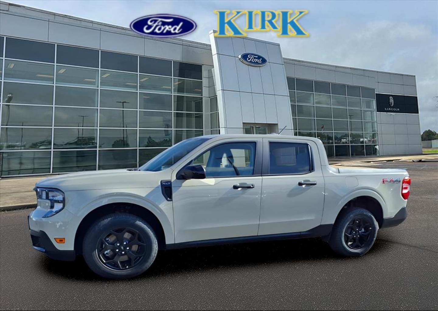 2025 Ford Maverick XLT's photo