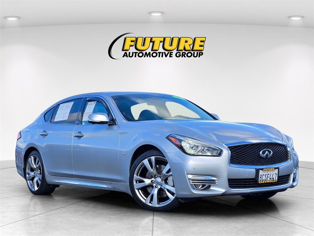 2017 INFINITI Q70L 3.7