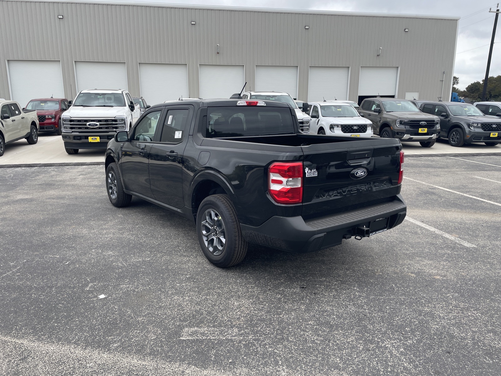 2025 Ford Maverick XLT photo 2