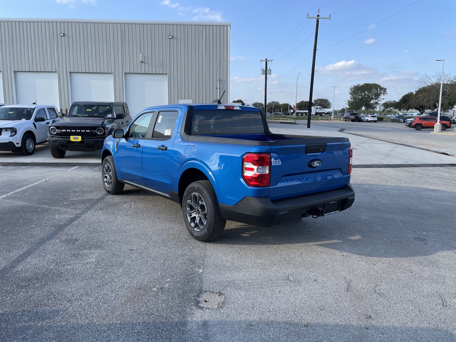2025 Ford Maverick XLT photo 2