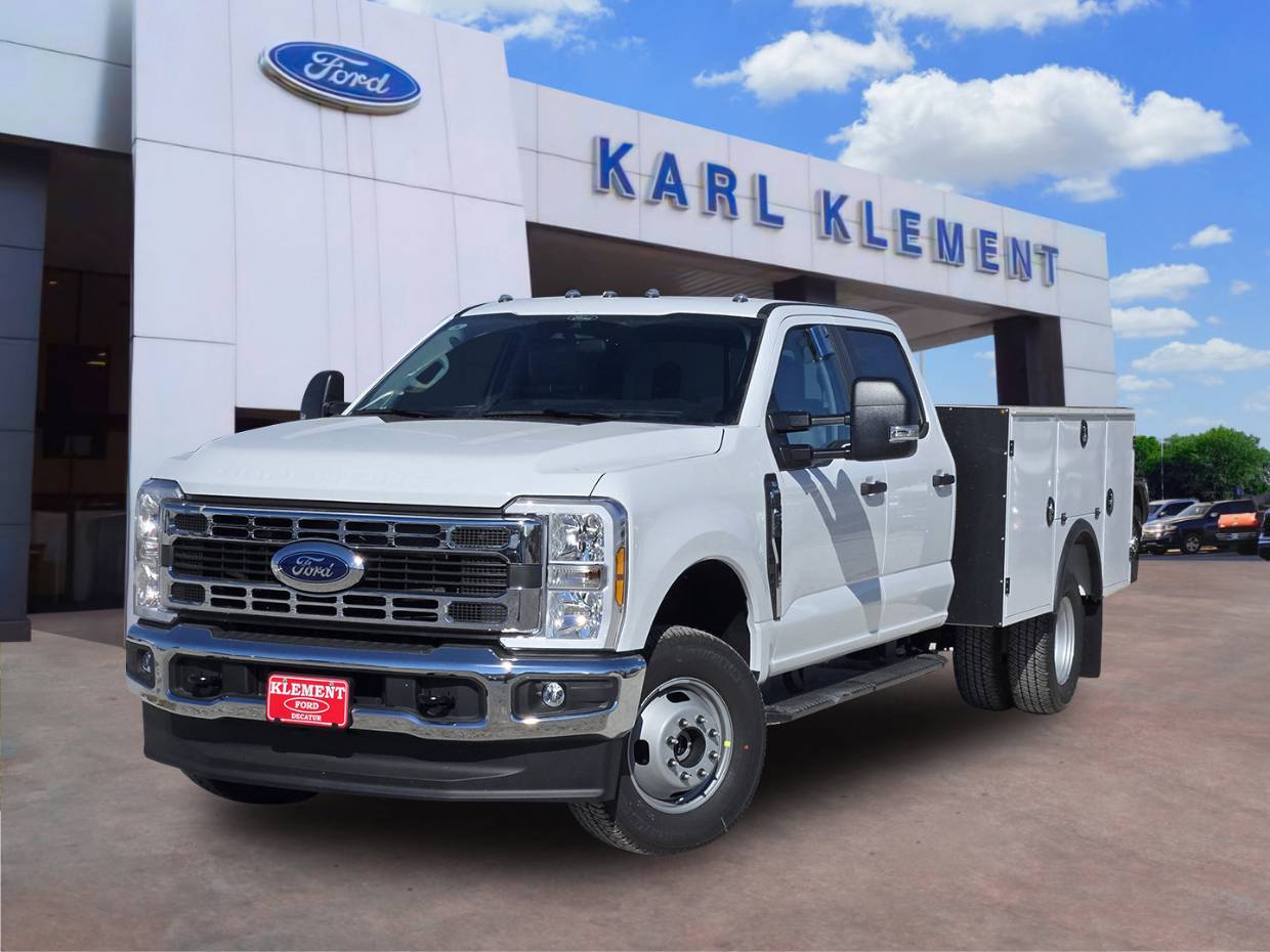 2026 Ford F-350 Super Duty Chassis Cab XL's photo