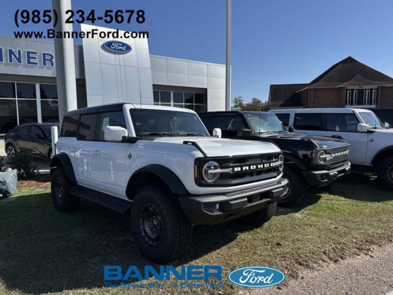 2025 Ford Bronco 4-Door Outer Banks's photo