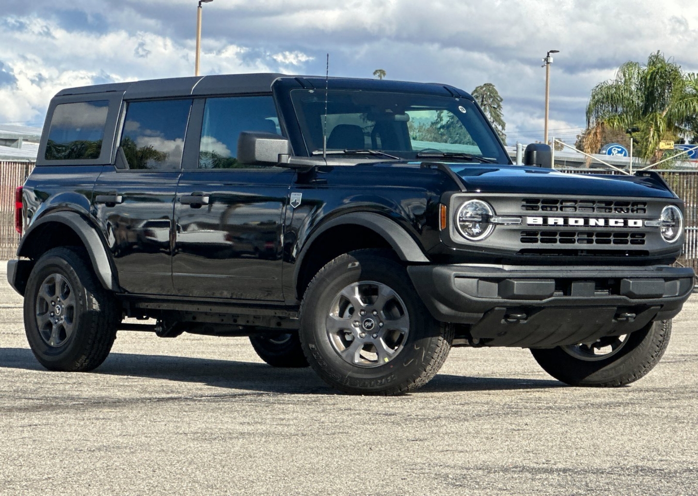 2025 Ford Bronco 4-Door Big Bend's photo