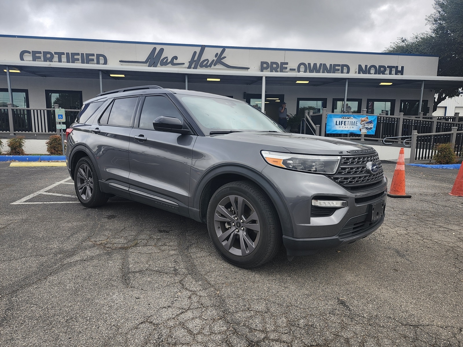 2022 Ford Explorer XLT's photo