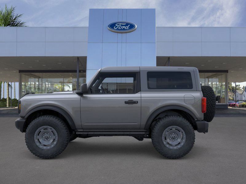 2025 Ford Bronco Base photo 3