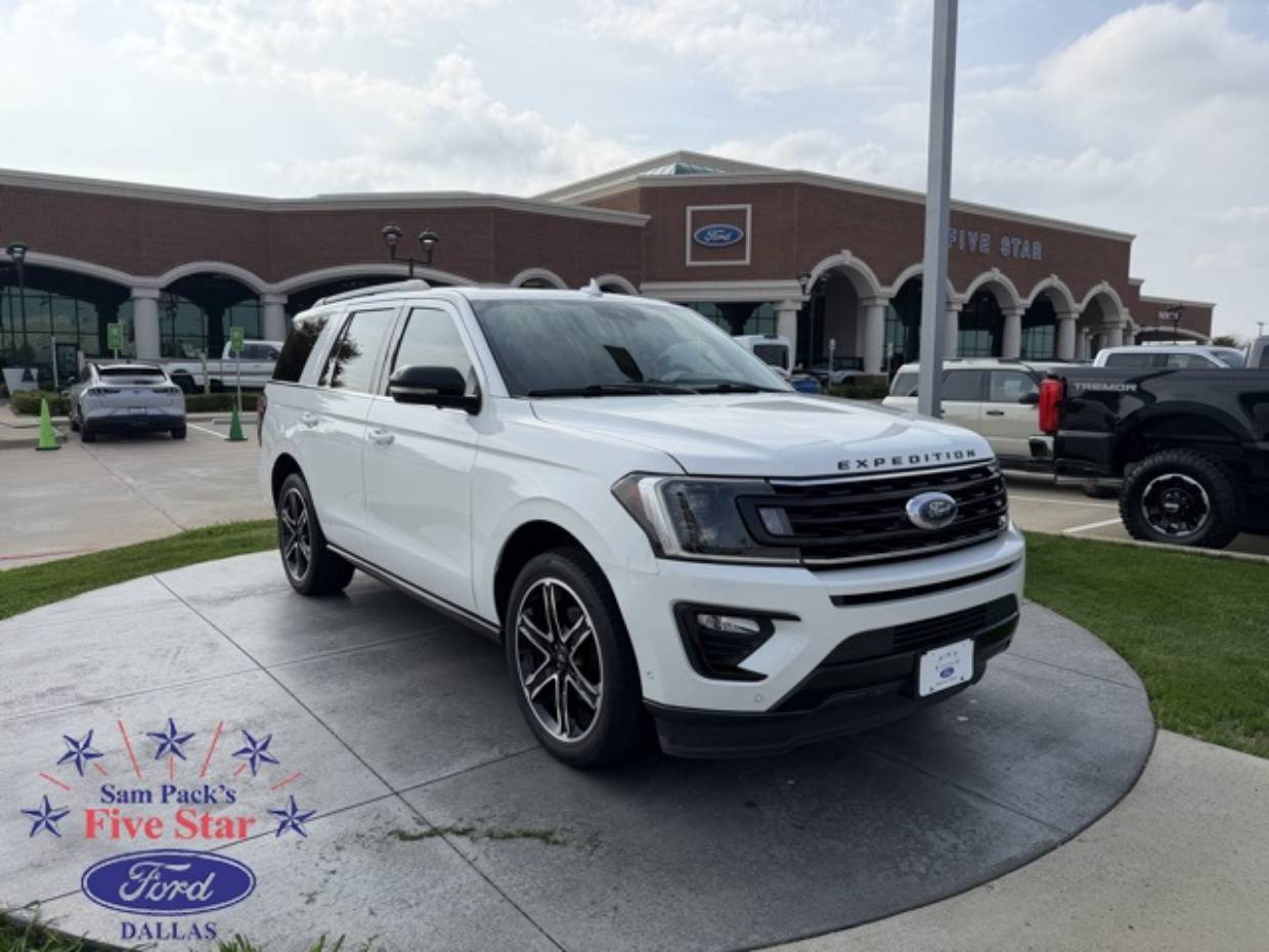 2021 Ford Expedition Limited's photo