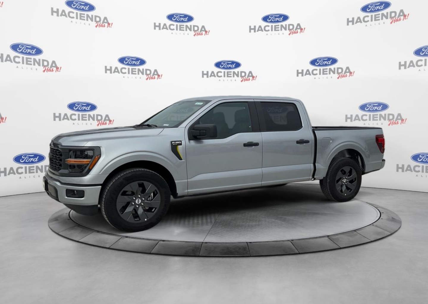 2025 Ford F-150 STX's photo