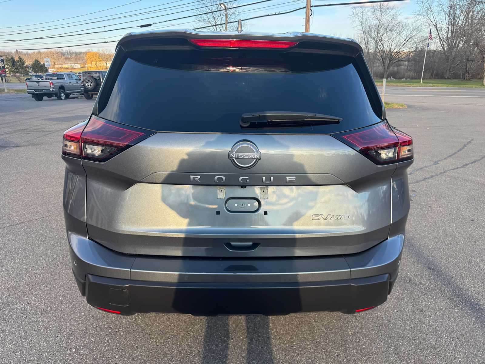2024 Nissan Rogue SV photo 3
