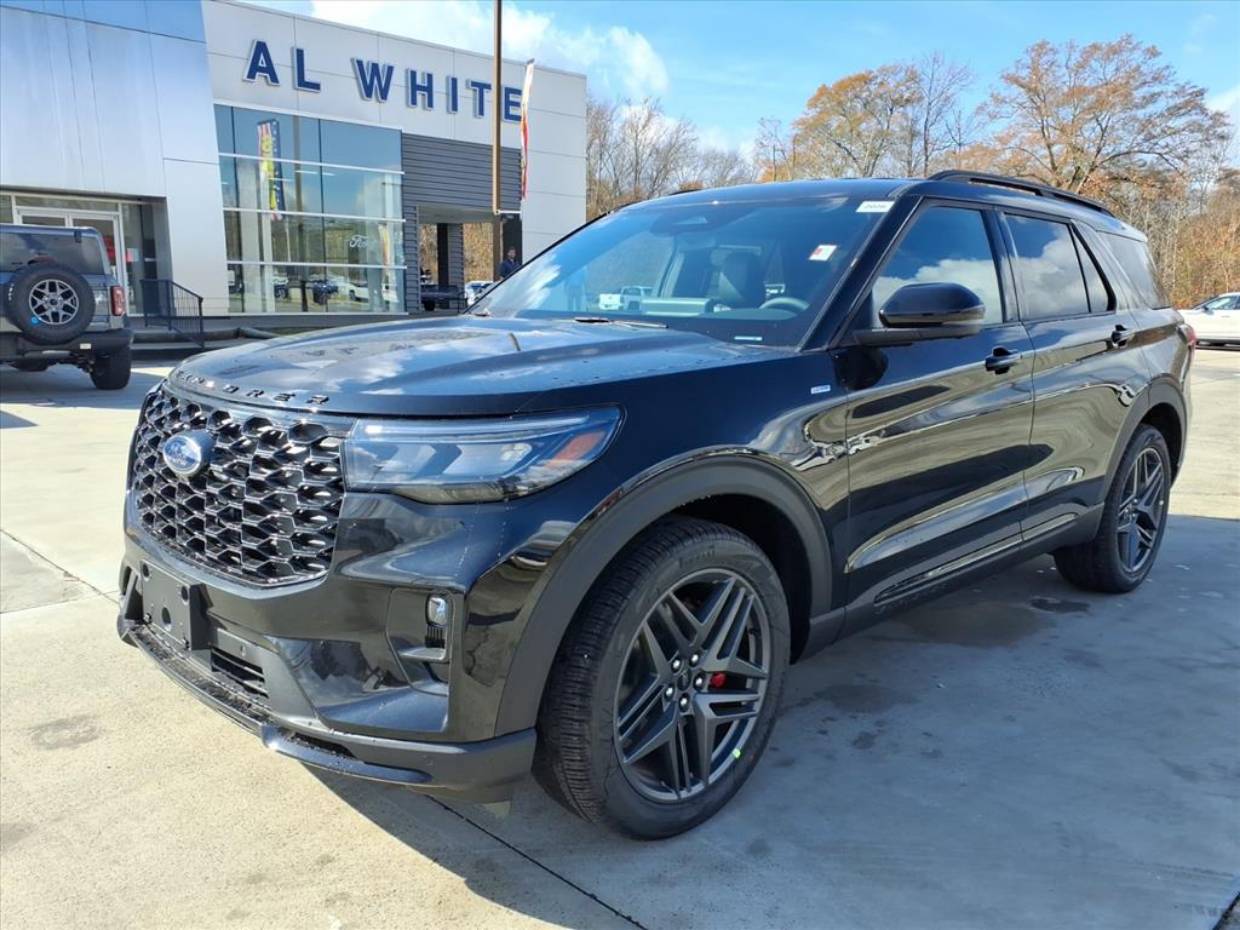 2026 Ford Explorer ST-LINE's photo