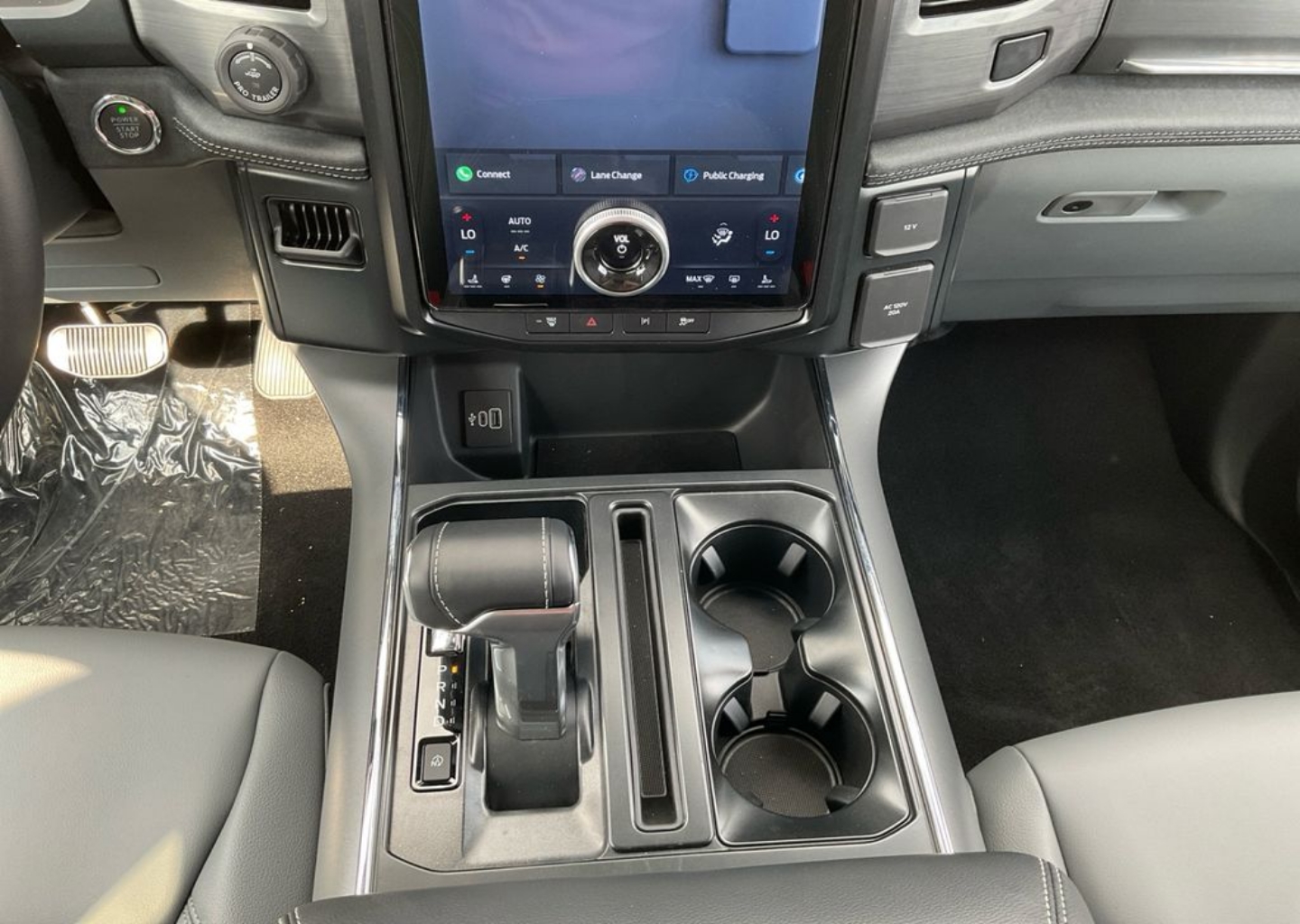 2025 Ford F-150 Lightning Flash - Photo 11