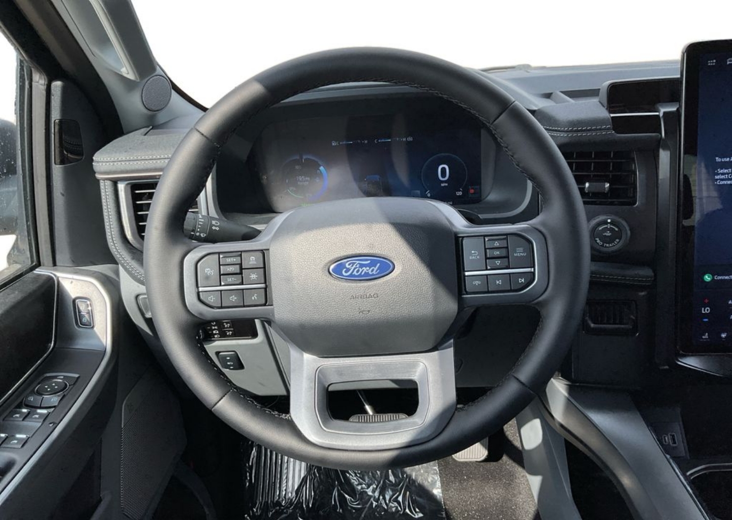 2025 Ford F-150 Lightning Flash - Photo 12