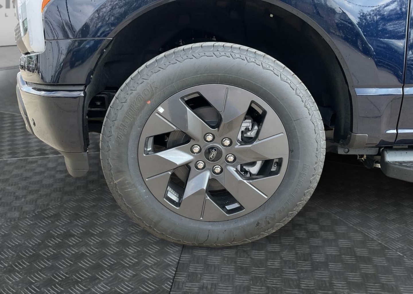 2025 Ford F-150 Lightning Flash - Photo 14