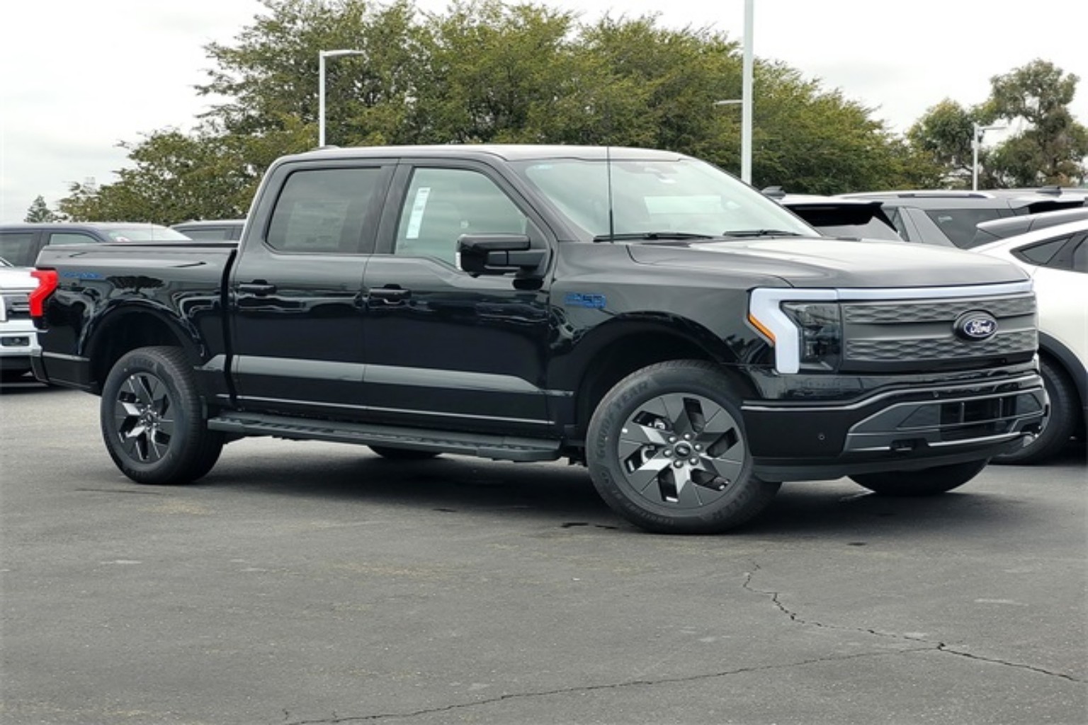 2025 Ford F-150 Lightning Lariat's photo