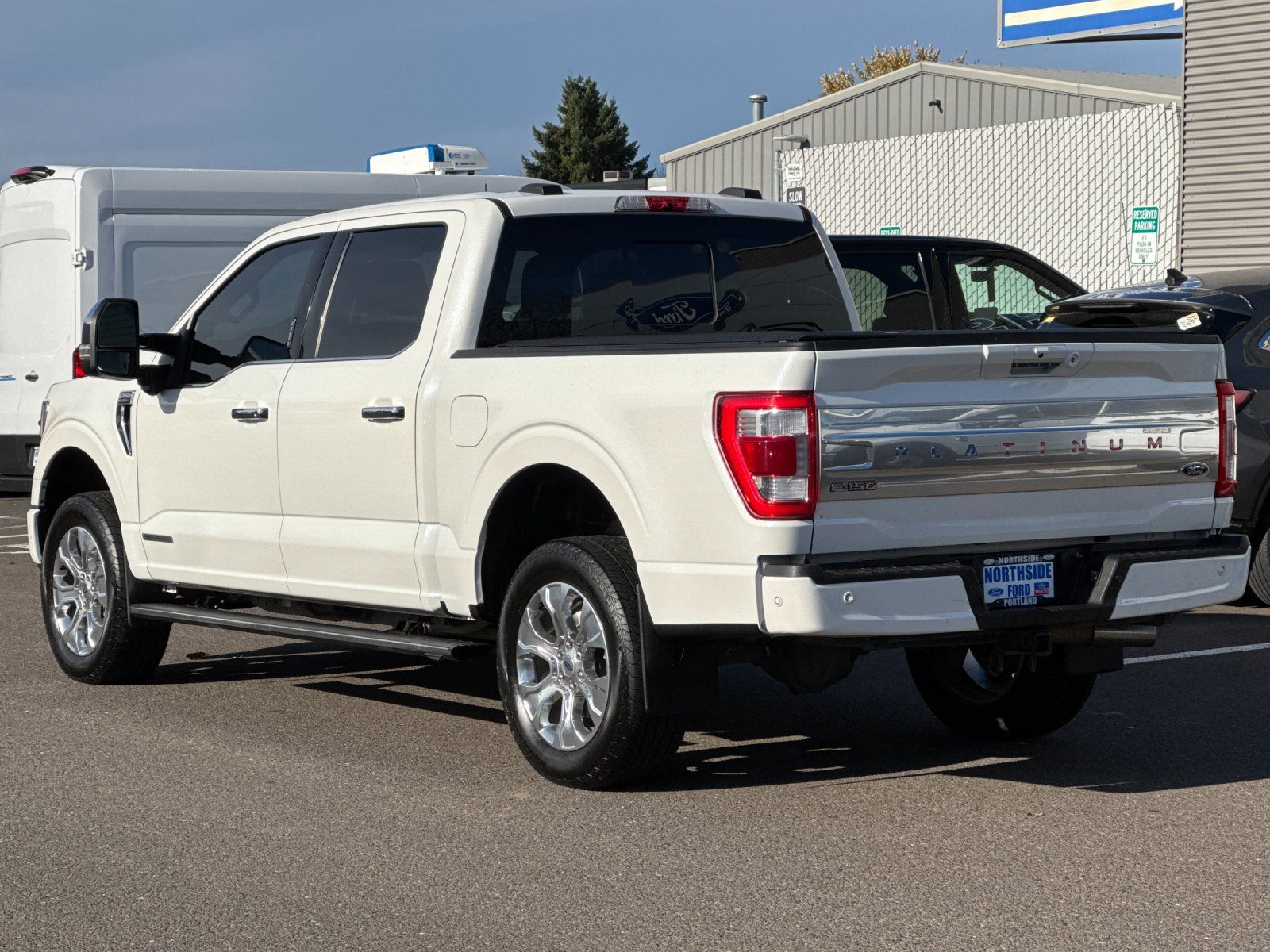 2023 Ford F-150 Platinum photo 4
