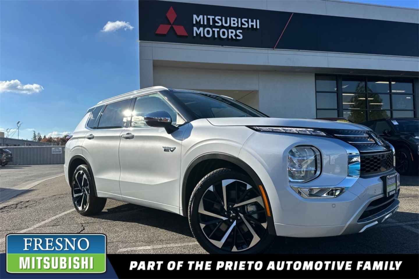 2025 Mitsubishi Outlander Plug-in Hybrid SEL's photo