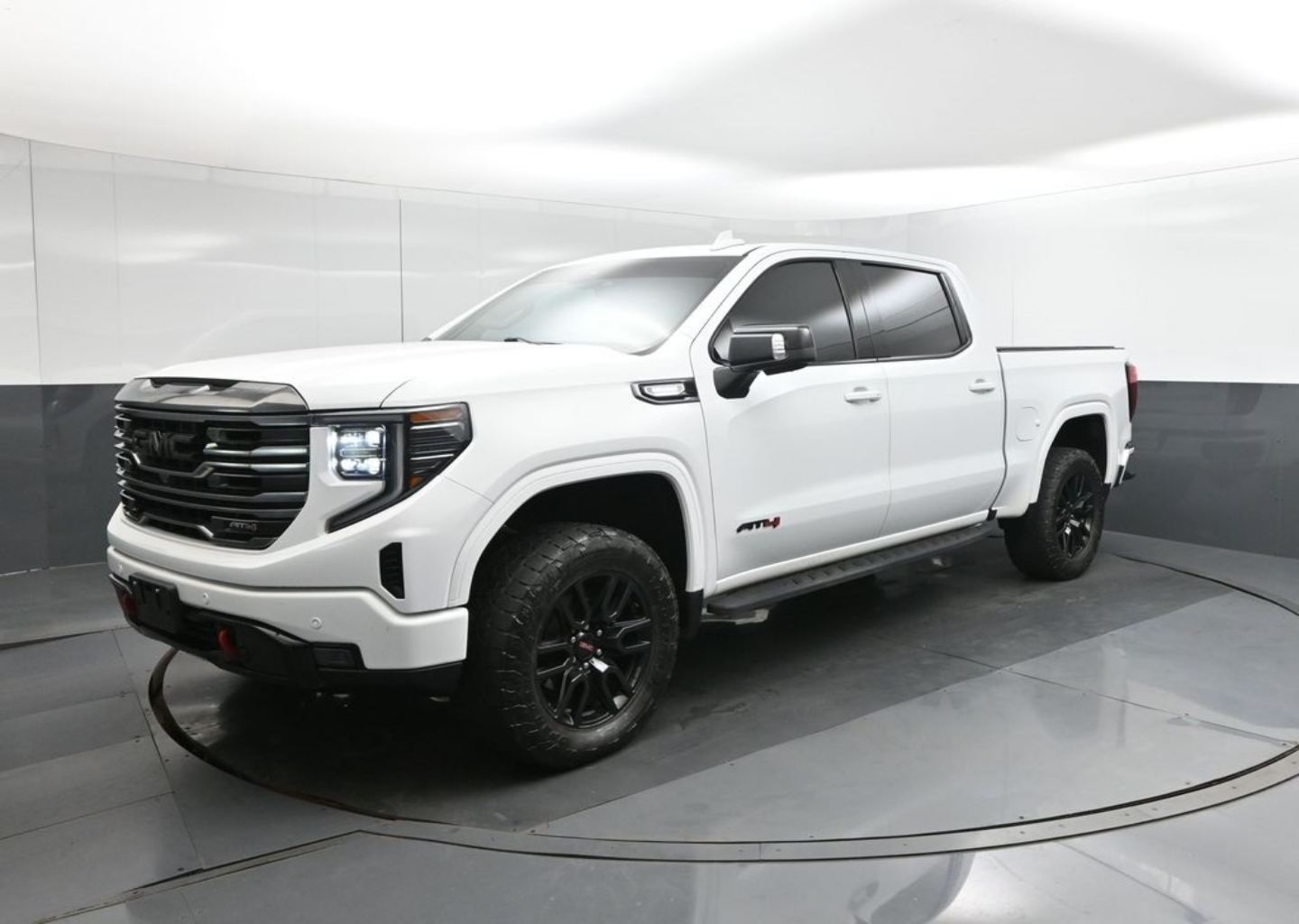 2022 GMC Sierra 1500 AT4's photo