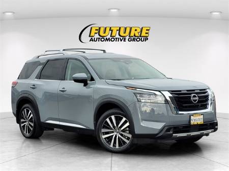 2023 Nissan Pathfinder Platinum