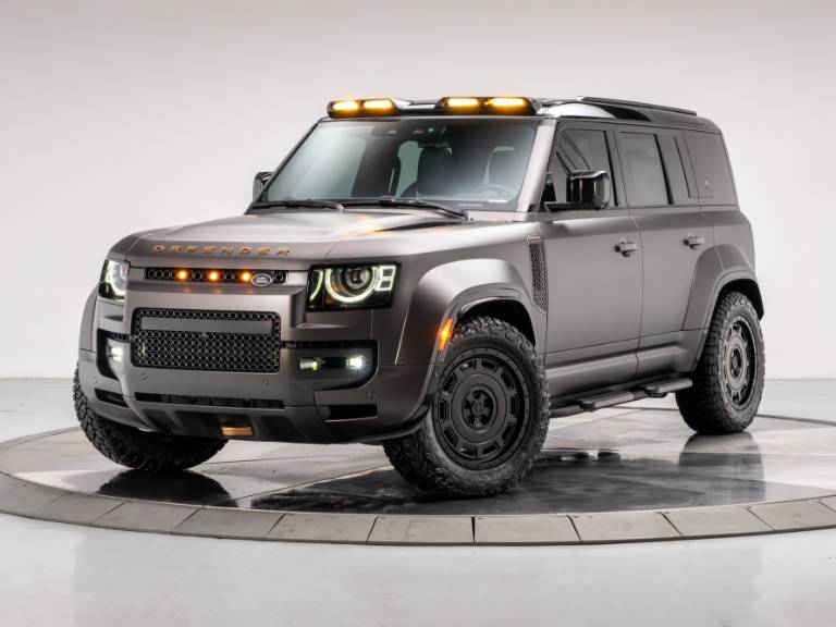 2025 Land Rover Defender 110 OCTA