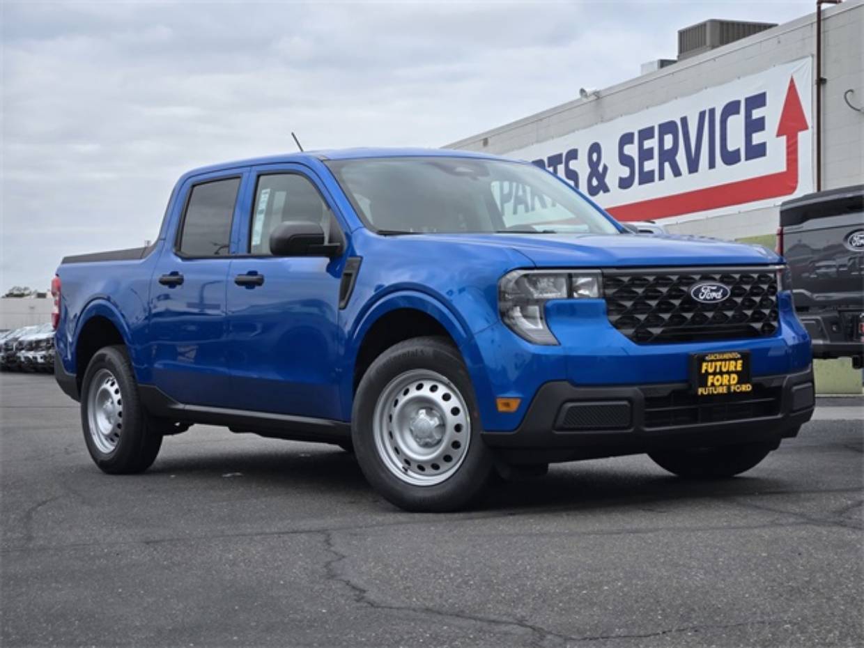 2025 Ford Maverick XL's photo