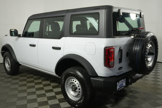 2025 Ford Bronco Base photo 4