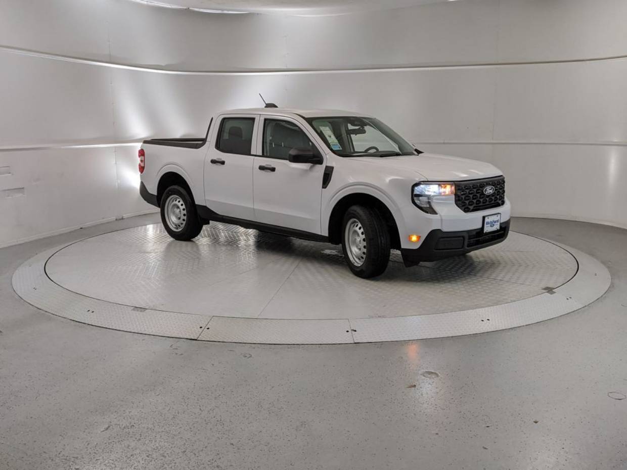 2026 Ford Maverick XL's photo