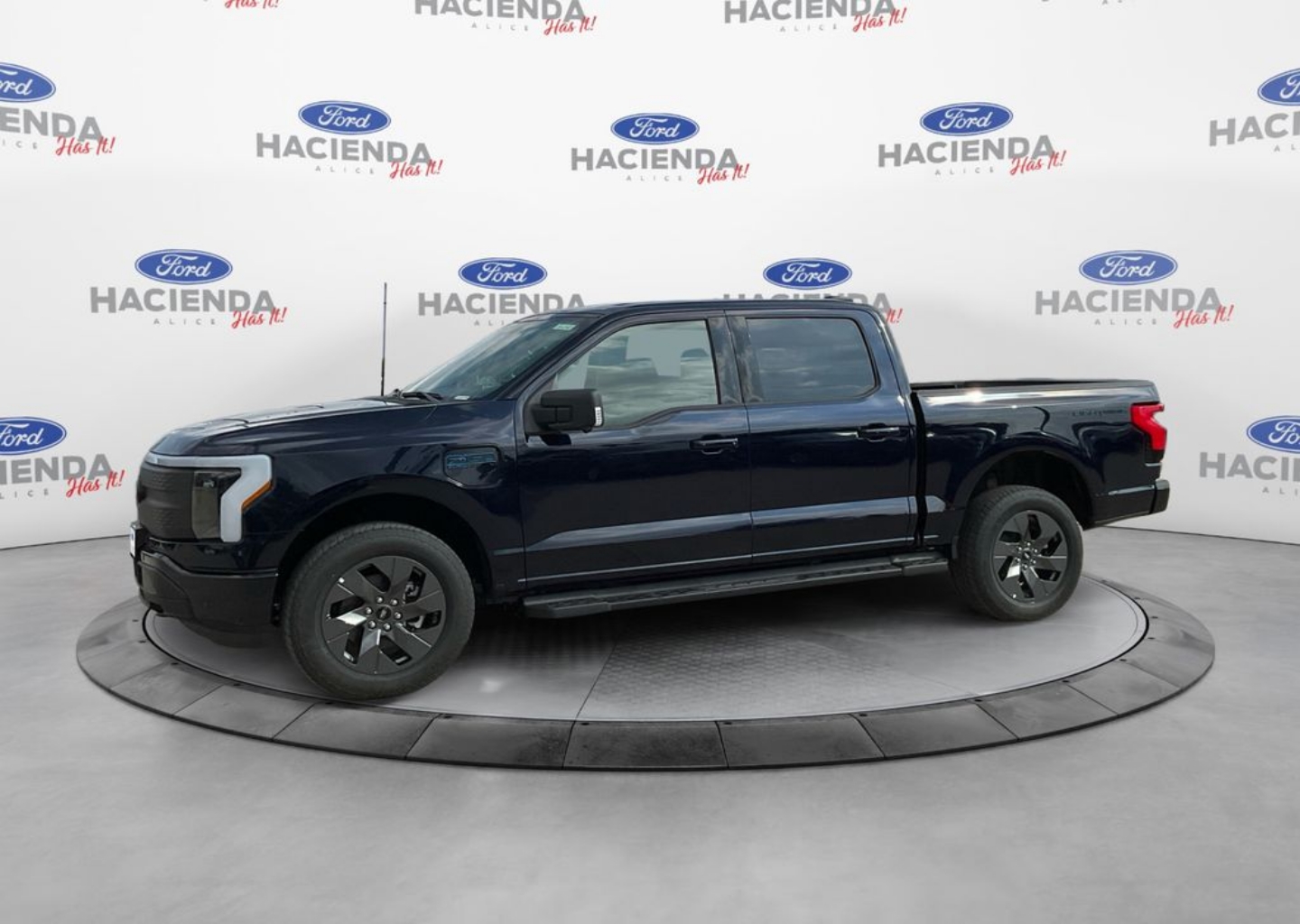 2025 Ford F-150 Lightning Flash's photo