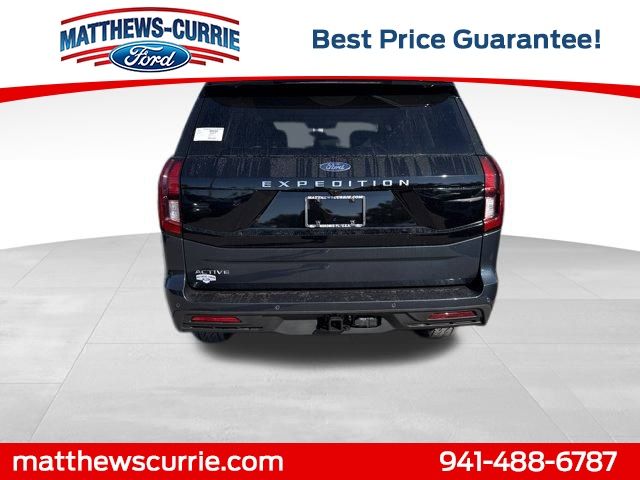 2025 Ford Expedition photo 2